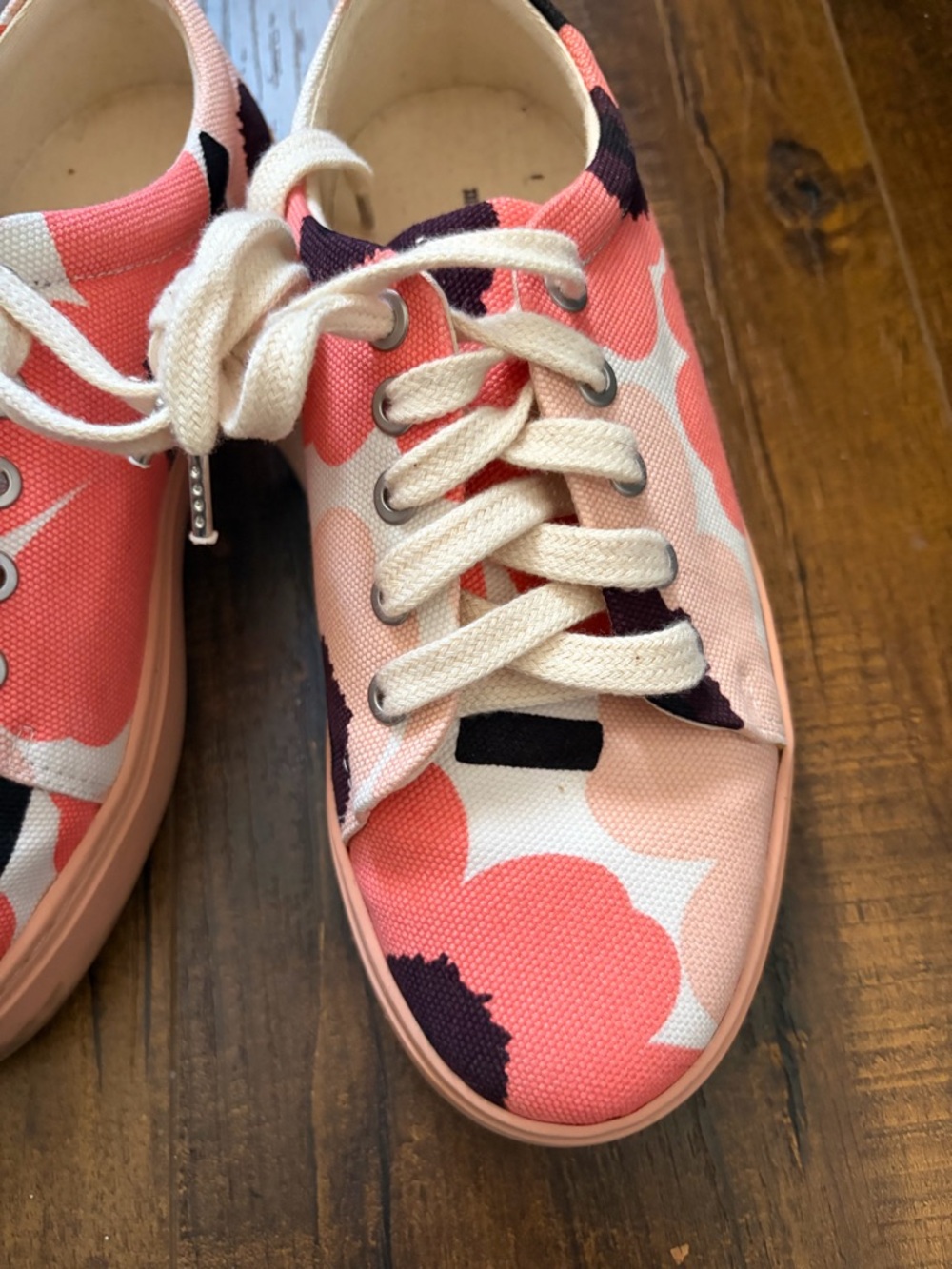 Marimekko Coral Pink and White Floral Canvas Sneakers Size 37 - Picture 4 of 12